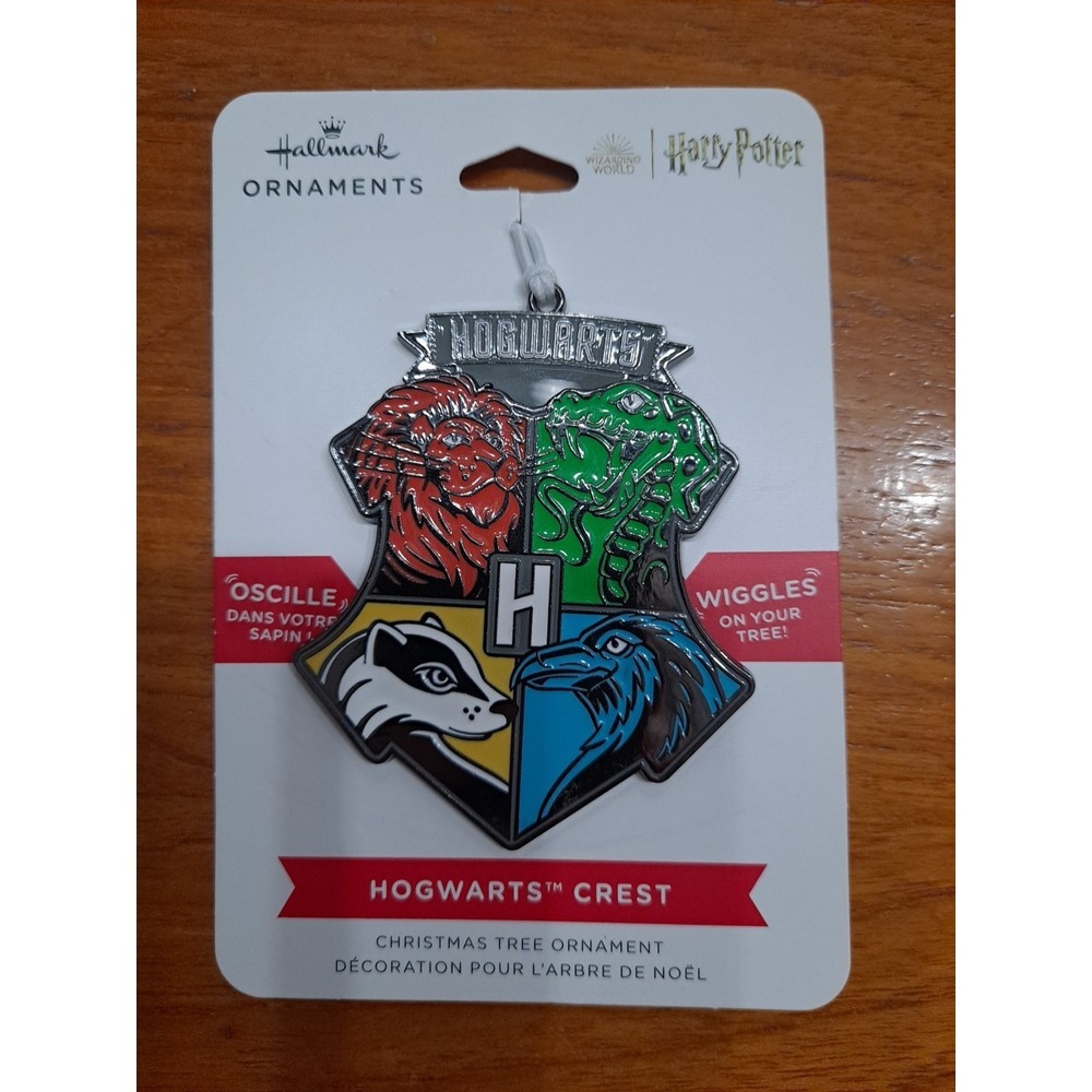 New 2024 Hallmark Ornament Flat Metal Enamel Harry Potter Hogwarts‎ Crest